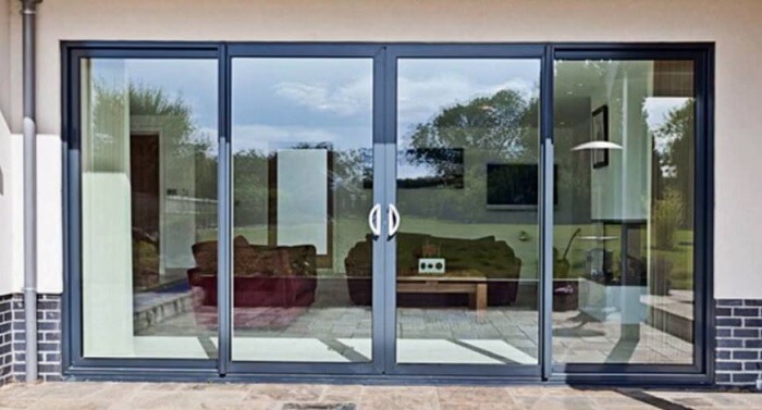 Mẫu cửa lùa nhôm kính 4 cánh