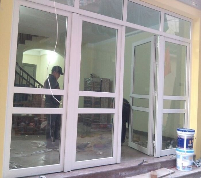 Mẫu cửa nhôm kính 4 cánh đẹp đố ngang